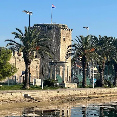 Kosjenka Apartment Trogir
